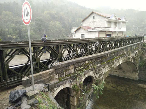 Strengthening-the-dangerous-bridge-of-the-twenty-one-Railway-Bureau-of-China-Railway-Administration