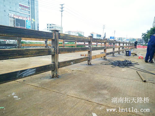 Three-Bailey-bridge-in-Baiyun-District-of-Guangzhou